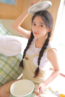 教师妈妈穿超薄连衣裙